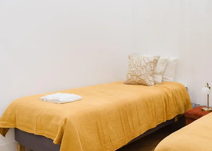 Heart Of Luxe For 10 *