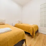 Heart Of Luxe For 10 דירה